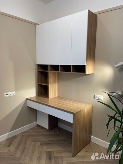 Письменный стол для школьника