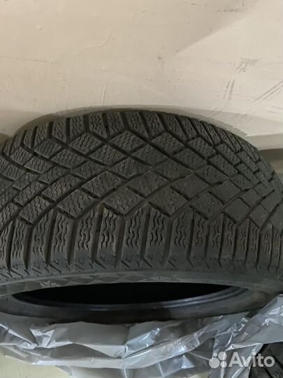 Continental ContiVikingContact 7 225/25 R17