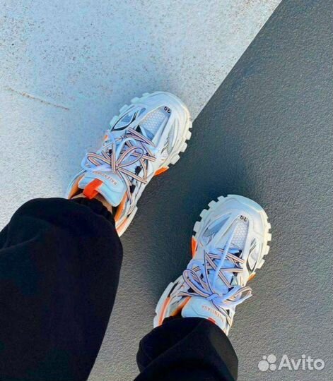 Balenciaga track