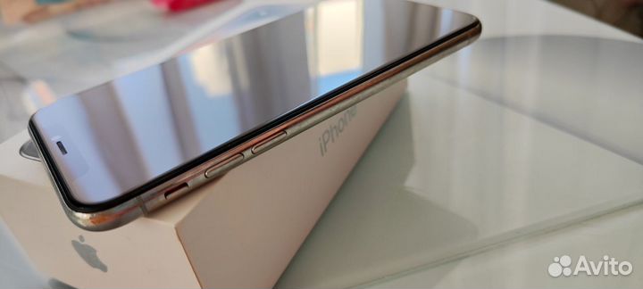 iPhone X, 64 ГБ