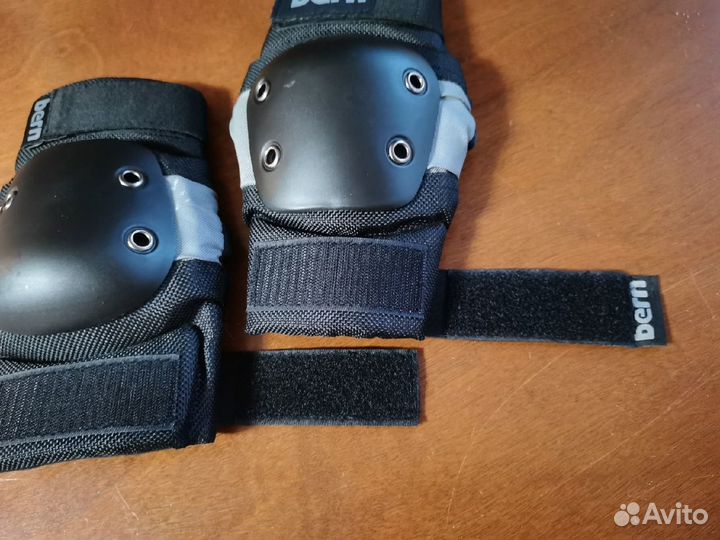 Налокотники - защита локтя Bern, размер S-M