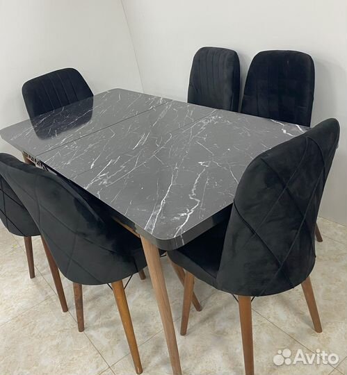 Кухонный стол и стулья набор
