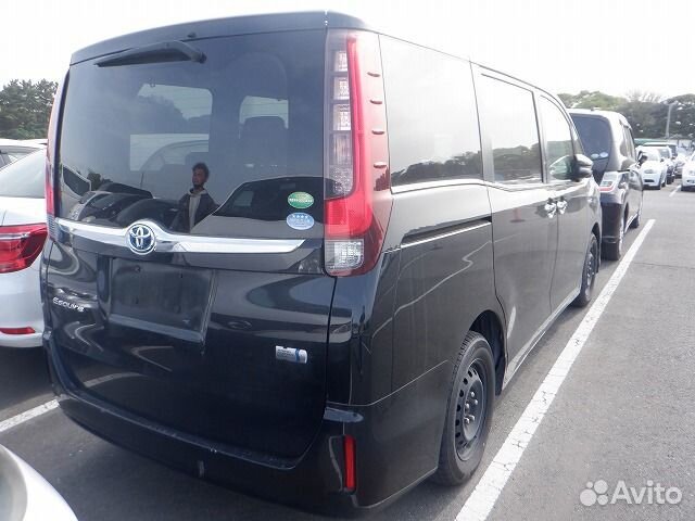 Консоль магнитофона Toyota Voxy/Noah/Esquire