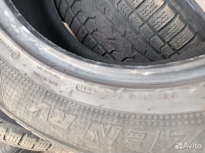 Kumho I'Zen RV Asymmetric 255/60 R18