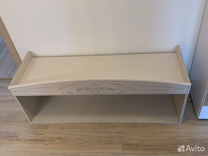 Полка настенная навесная