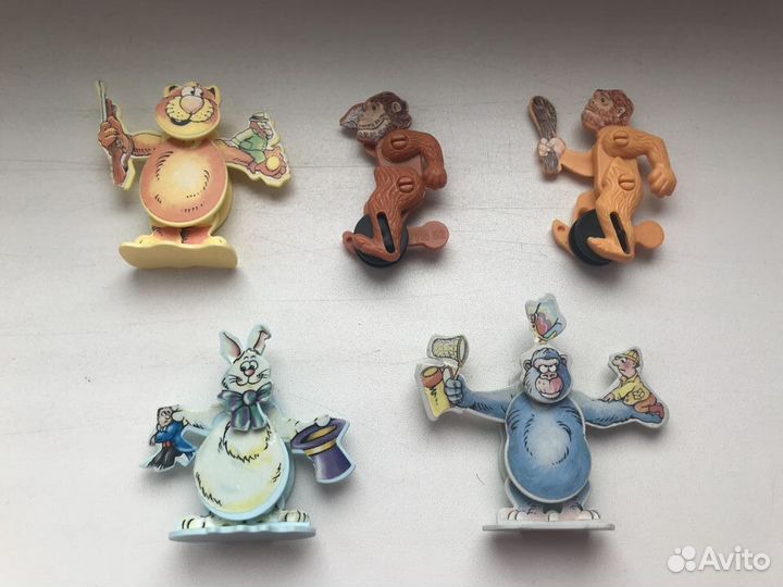 Игрушки из киндера 90-х, много разных