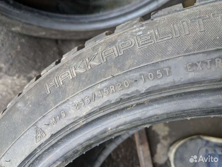 Nokian Tyres Hakkapeliitta 9 SUV 255/45 R20