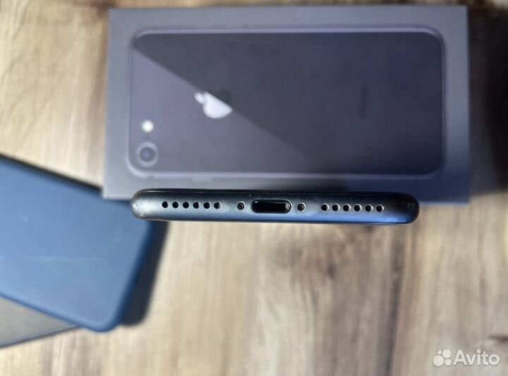 iPhone 8, 64 ГБ