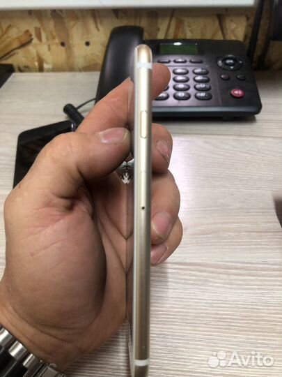 Телефон iPhone 6s