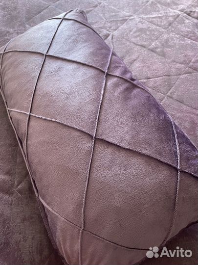 Покрывало и подушки