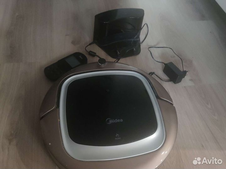Робот пылесос midea