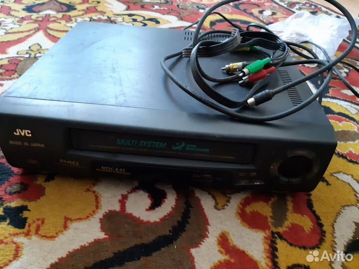 Видеомагнитофон jvc бу + 74 видеокассеты