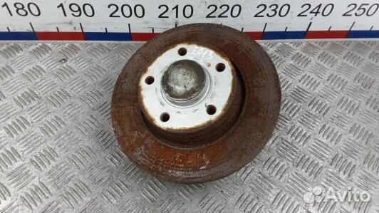 Ступица задняя левая opel vivaro (LEA13LZ01)