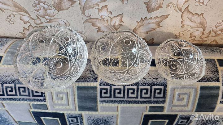 Набор хрустальных ваз (салатников)