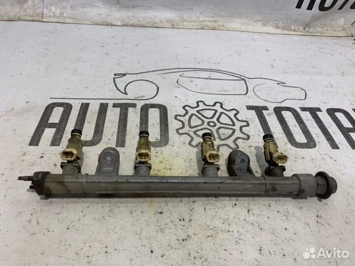 Рампа с форсунками Hyundai Elantra XD G4GC 2005