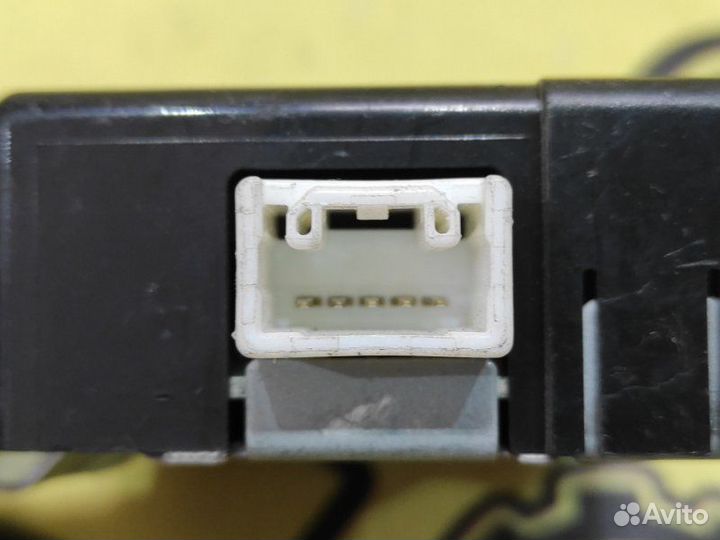 Блок управления дверьми Toyota Noah AZR60 1azfse