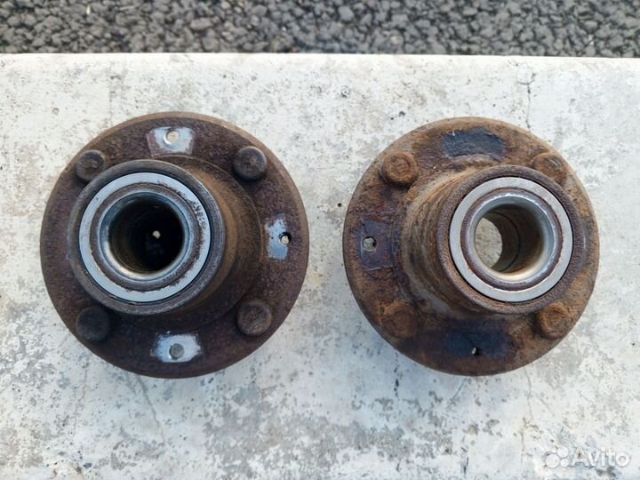 Ступица задняя Mitsubishi Carisma