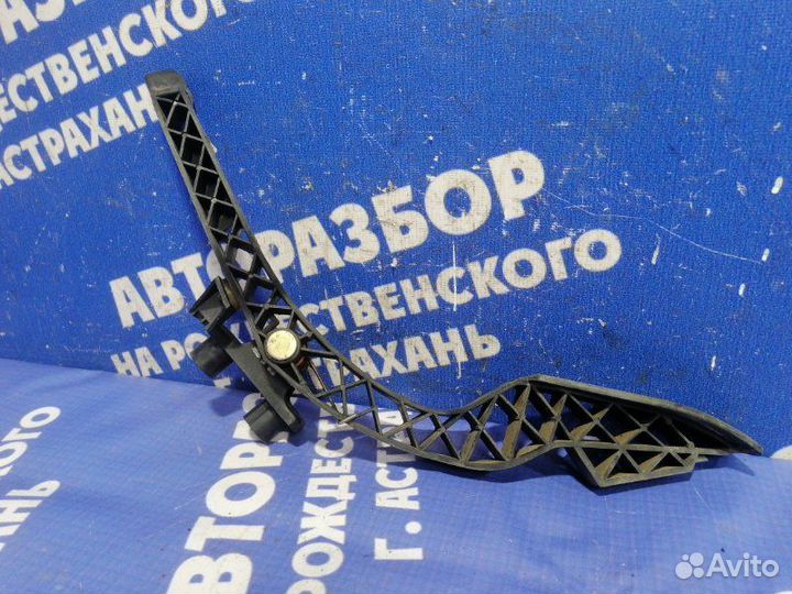 Педаль газа Hyundai Elantra Xd седан 2007