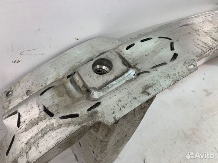 Усилитель бампера передний Bmw 5Er G30 2016