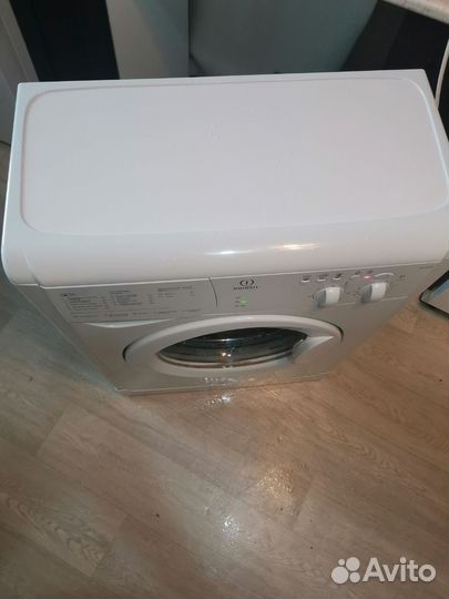 Indesit 4кг узкая