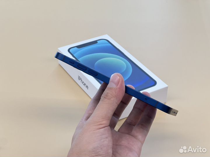 iPhone 12, 64 ГБ