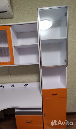 Школьный уголок, компьютерный стол