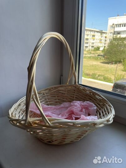 Корзинка плетеная для подарков