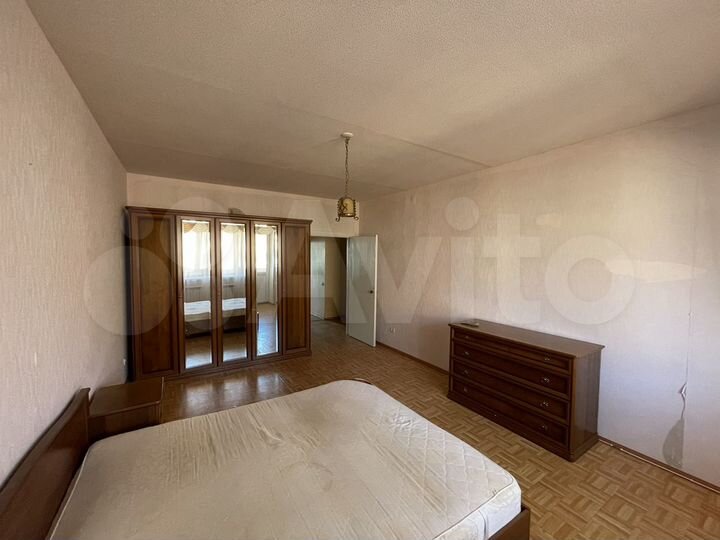 3-к. квартира, 127 м², 8/10 эт.