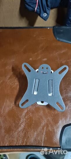 Настенный крепеж для телевизора монитора