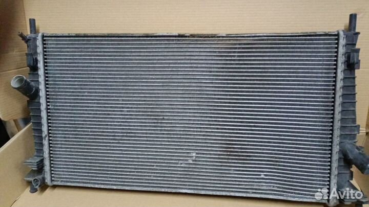 Радиатор охлаждения на ford focus 2