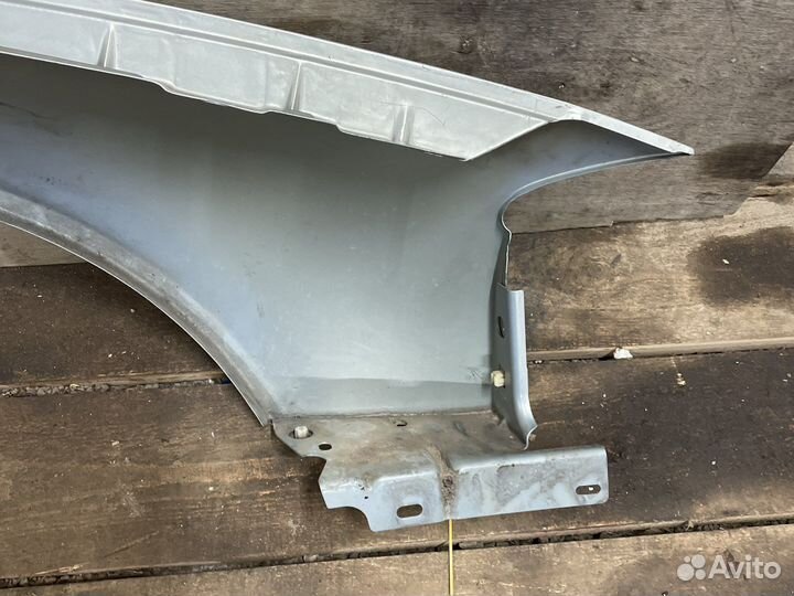 Крыло передние левое