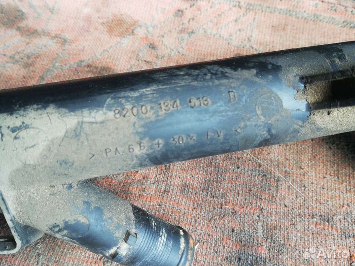 Патрубок системы охлаждения Рено Меган 2