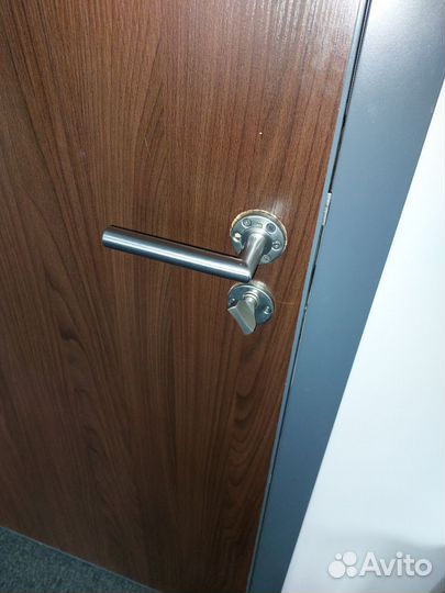 Дверь входная металлическая