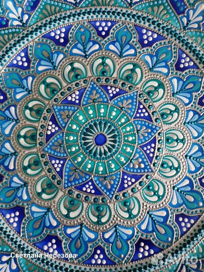 Тарелка декоративная с ручной росписью