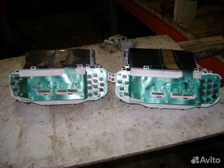 Комбинация приборов Тойота Ярис Toyota Yaris