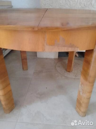 Деревянный стол