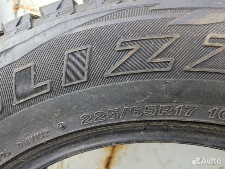 Bridgestone Blizzak DM-V1 225/65 R17 102