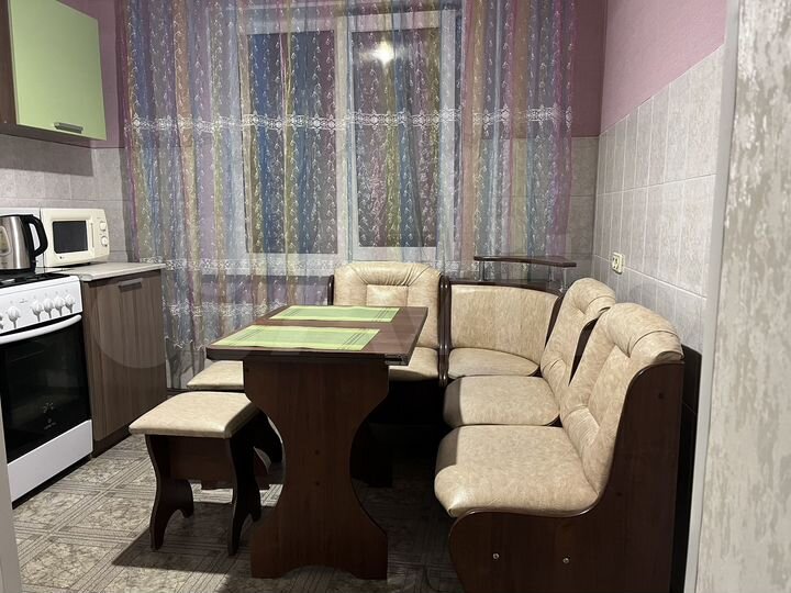 2-к. квартира, 53 м², 4/10 эт.