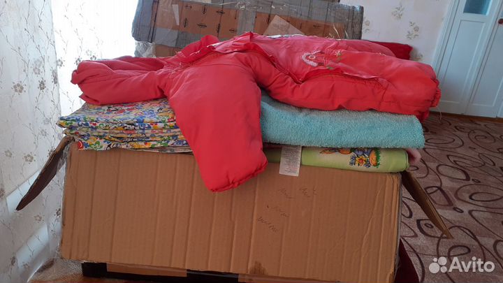 Продамдетские вещи для девочек(пеленки,пледы для к