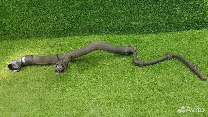 Патрубок системы охлаждения vw passat B6 BZB