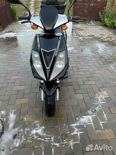 Скутер 150 кубов