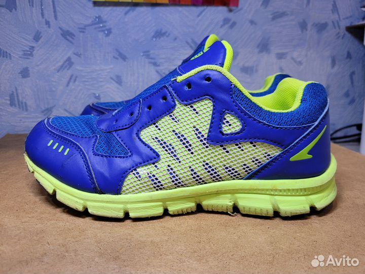 Кроссовки подростковые