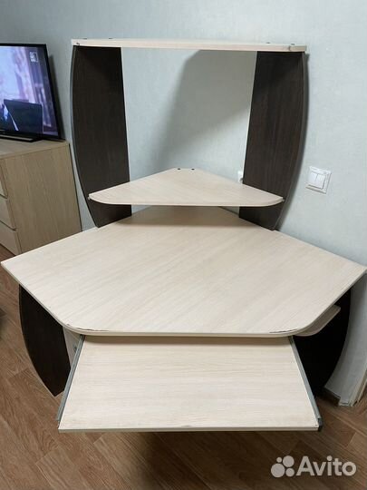 Компьютерный стол