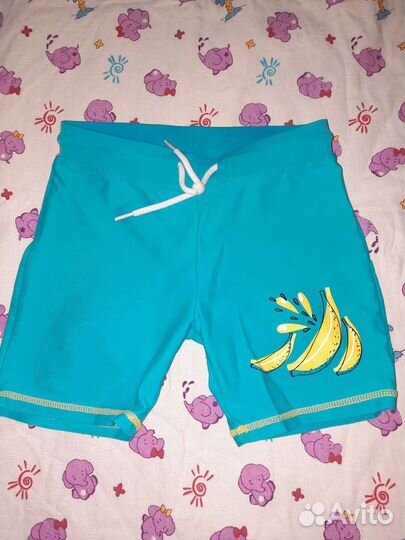 Плавки, купальник и футболка для плавания