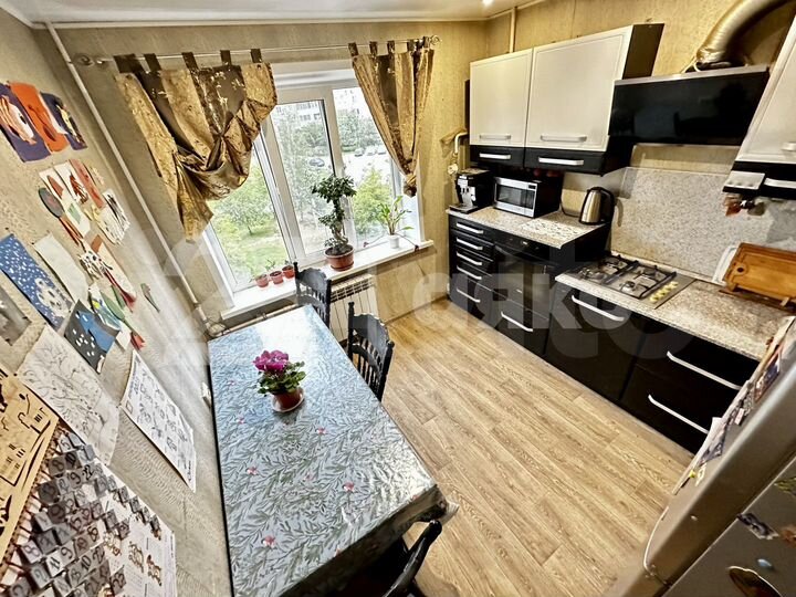 3-к. квартира, 80,2 м², 4/10 эт.