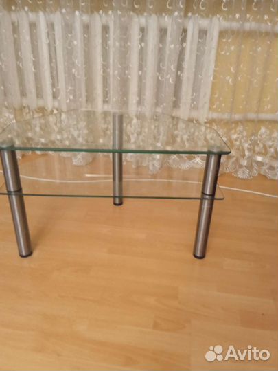 Стеклянная тумба под тв