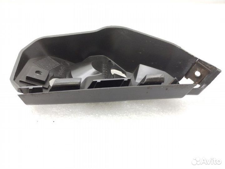 Кронштейн бампера передний правый Volvo V50 MW20