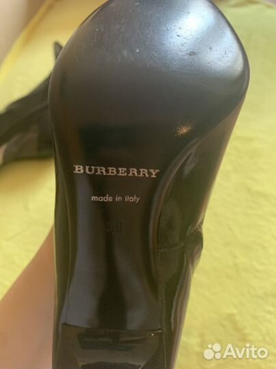 Burberry сапоги на каблуке