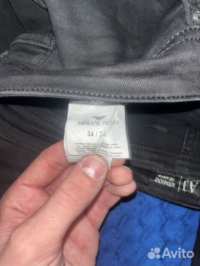 Джинсы armani