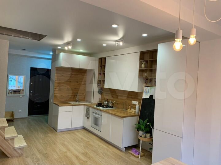 4-к. квартира, 97 м², 4/4 эт.